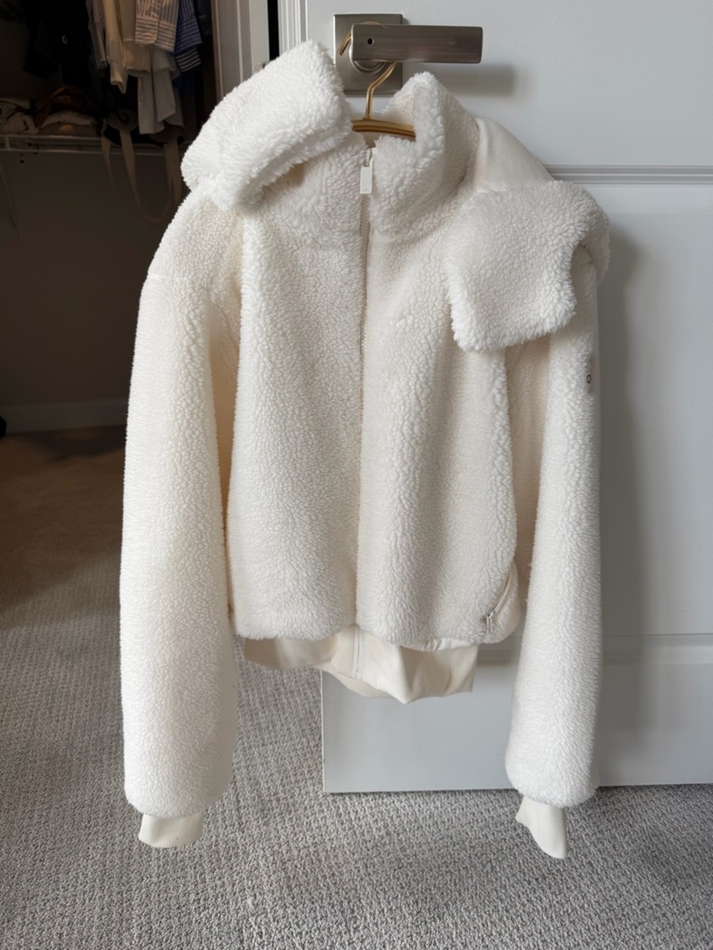 Alo Foxy Sherpa Jacket